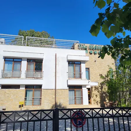 Land Guest house Mamaia